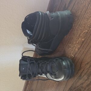 Black NIKE High-Top BOOTS